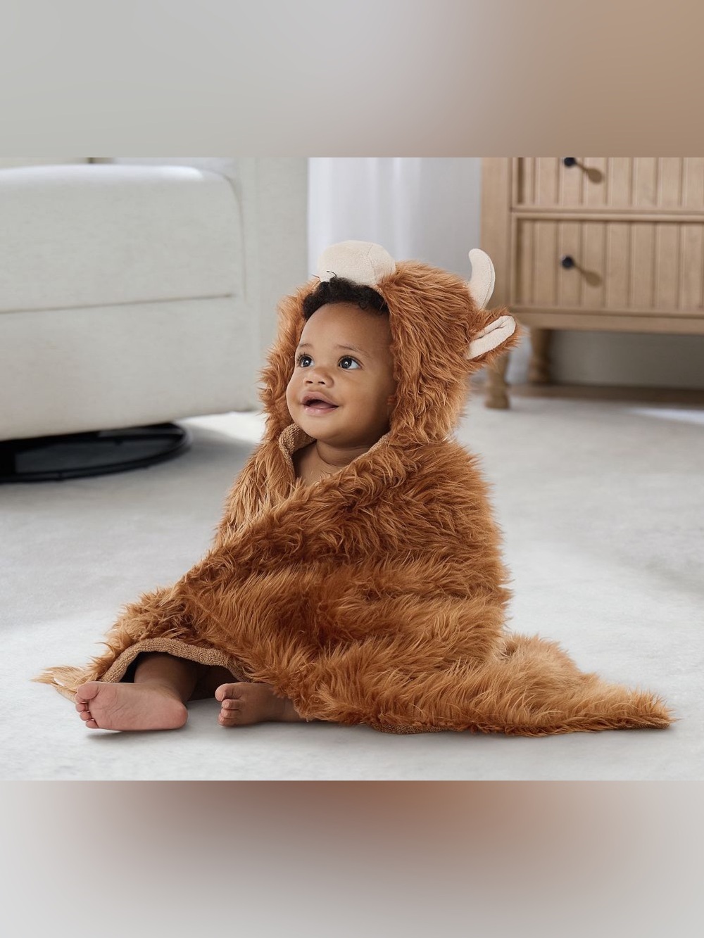Pottery Barn Baby Highland Cow Faux Fur Hooded Bath Wrap - Rust Brown - Picture 4 of 9